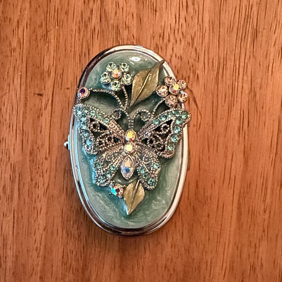 Excellent Vintage Rare Butterfly Pillbox with Mirror Crystal Gem Accents - Picture 1 of 4